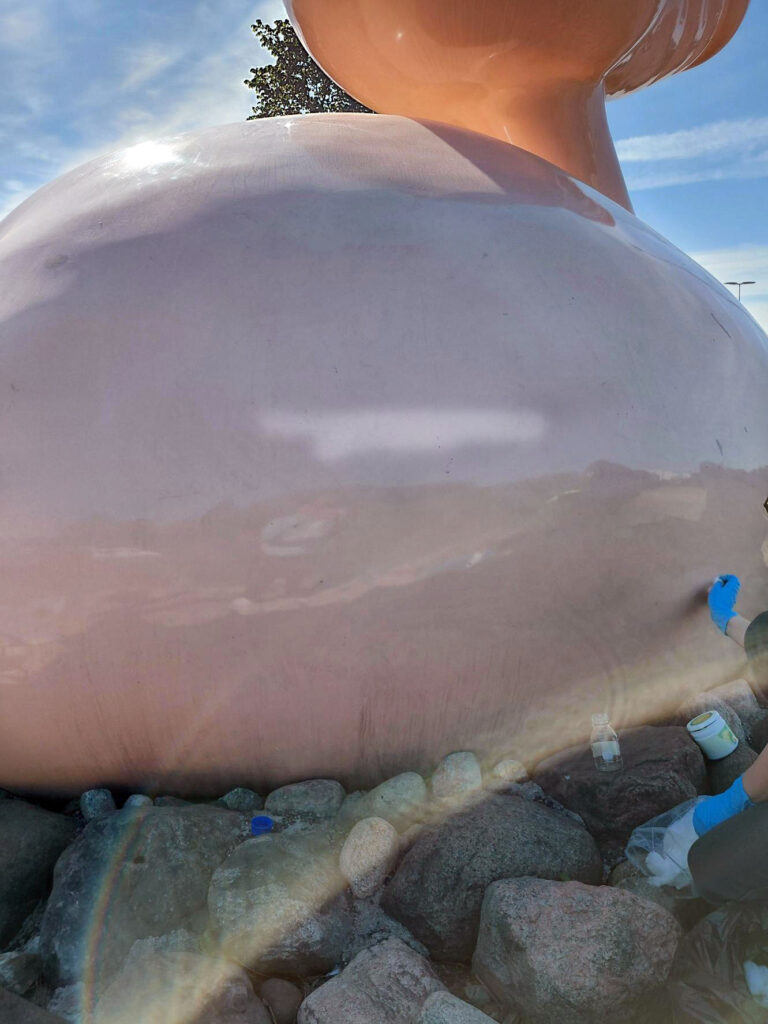 Töhryt on saatu poistettua Posankan suurelta vaalenpunaiselta pinnalta.
